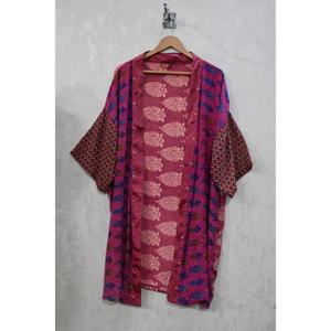 Robe kimono en patchwork de soie pour femmes, robe de nuit longue bohème, robe de détente faite à la main - Product Image 2