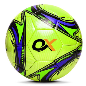 Ballons de football thermocollés de taille officielle Oxva Industries, personnalisés, professionnels, pour l'entraînement sportif, en PU léger - Product Image 2
