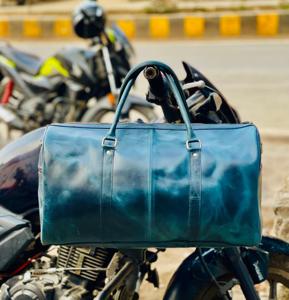 Sac de Voyage en Cuir de Luxe pour Hommes et Femmes - Sac de Week-end Grande Capacité Écologique Portable pour l'Exercice, les Activités de Plein Air et les Affaires - Product Image 4