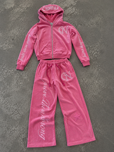 Sudadera con capucha de algodón 100% sólido premium personalizada con cremallera y parche de letras de chenilla, y pantalones de chándal de pierna ancha con triple cinta, conjunto de dos piezas de ropa urbana de lujo para hombre. - Product Image 5