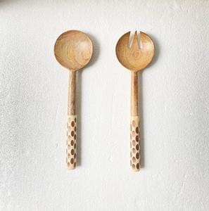 Nouvel ensemble de service à salade en bois et résine, idéal pour servir la salade à la maison, dans la cuisine, lors de fêtes et d'événements, au prix de gros direct usine. - Product Image 2