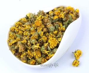 Élégante fleur de chrysanthème séchée pour la décoration de la maison et du bureau Beauté intemporelle pour illuminer n'importe quelle pièce ou événement - Product Image 1