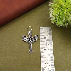 Boucles d'oreilles crâne à ailes de croissant, bijoux gothiques célestes, style bohème sorcière, pendantes, cadeau original - Product Image 3