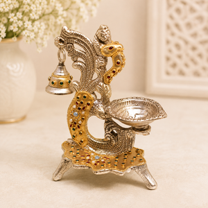 Lampe à huile Paon en argent et or faite à la main, Diya suspendu, cloche, art déco indien traditionnel, léger, décoratif, Mandir Diwali - Product Image 3