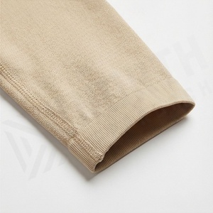 ชุดโยคะสองชิ้นไร้รอยต่อสำหรับผู้หญิง พิมพ์โลโก้ตามสั่ง ชุดออกกำลังกาย บอดี้สูท กางเกงรัดรูป เสื้อชั้นใน กางเกงเลกกิ้งพิมพ์ลาย - Product Image 6