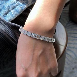 สร้อยข้อมือเทนนิสทรง Asscher Cut หรูหรา สง่างาม เหมาะเป็นของขวัญวันครบรอบสำหรับเธอ สวยงามอย่างประณีต - Product Image 4