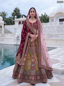 Lujoso lehenga nupcial multicolor con trabajo Dori y doble dupatta. - Product Image 2