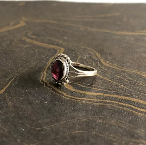Natural <b>Garnet</b> Gemstone <b>Ring</b> 925 Sterling <b>Silver</b> Oval Shape Minimalist Party Wear Jewelry - Product Image 2