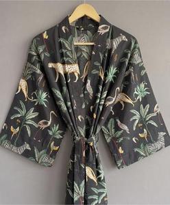 Robe tropicale à col en V pour femme, manches trois quarts, coupe ample, tenue décontractée d'été avec ceinture, imprimé numérique, tissée 100% polyester - Product Image 2