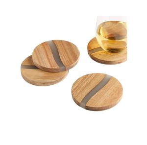 Sous-verres élégants en résine époxy et noyer avec motifs en bois exotiques, idéaux pour la décoration de salle à manger contemporaine, disponibles dans le monde entier. - Product Image 3