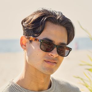 Gafas de Sol con Lentes Tintadas AVERY, Protección Solar con Visión Clara - Product Image 3