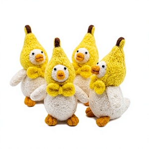 Juguete de Peluche de Pato Tejido, Amarillo, con Capucha y Lazo, Hecho a Mano, Pájaro de Dibujos Animados, 100% Lana Certificada, Ecológico, Decoración de Pared Navideña - Product Image 1