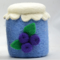 Stoples Selai Blueberry dari Wol Felt Buatan Tangan dengan Blueberry Realistis di Bagian Depan - Kerajinan Wol Felt Lembut Ramah Lingkungan