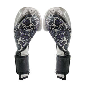 Gants de boxe professionnels Cleto Reyes New Steel Snake, fermeture auto-agrippante, cuir véritable - Product Image 4
