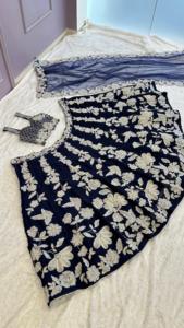 Magnifique Lehenga Choli indien élégant avec des sequins arc-en-ciel et des broderies Dori en soie Kasturi Georgette pour les mariages et les fêtes, pour femmes - Product Image 6