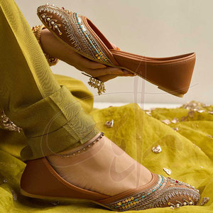 Khussa de Verano Ligera Hecha a Mano, Color Marrón, con Bordado Tilla y Detalles de Cuentas, Impermeable, Antideslizante, de Alta Calidad - Product Image 2