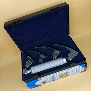 LAPA-733071-2-4 ชุดเครื่องมือส่องกล่องเสียงแบบไฟเบอร์ออปติก Macintosh พร้อมใบมีดเหล็ก 4 ใบ ขนาด 0-1-2-3 สำหรับผู้ใหญ่ ด้ามจับคุณภาพพรีเมียม ใบมีดฆ่าเชื้อได้ - Product Image 4
