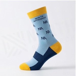 Calcetines Deportivos Azules y Amarillos con Patrón de Letras NA, Transpirables, de Algodón, Elastano y Poliéster, para Adultos, Uso Casual de Primavera - Product Image 3