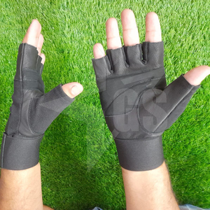Gants de musculation de haute qualité pour homme, couleur grise, pour entraînement fitness en salle de sport, avec support pour les poignets et taille personnalisée. - Product Image 1