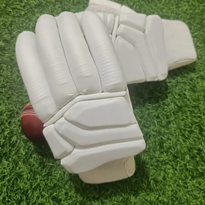 Gants de frappe de cricket personnalisés avec logo brodé plat, fourniture d'étiquettes sportives tendance, équipement OEM sous marque privée, gants de frappe de cricket - Product Image 2