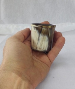 Vaso de chupito de cuerno, vaso de vodka, vaso de tequila, mini vasos de cuerno de búfalo, hecho a mano, moderno, ecológico, taza de cuerno para beber - Product Image 2