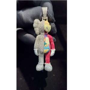 Pendentif Mickey Mouse en strass glacés, design moitié diamant moitié anatomie, plaqué or 18 carats, style hip-hop unisexe - Product Image 1