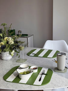 Salvamanteles redondo moderno de MDF lacado con rayas, diseñado para espacios de comedor contemporáneos, colecciones de vajilla de marca privada. - Product Image 3