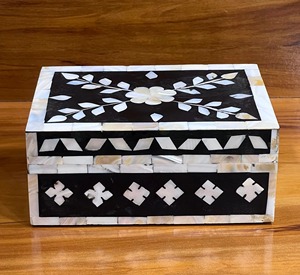<b>Black</b> Mother of Pearl Jewelry Storage Box Handmade Shell Inlay Decorative Keepsake Organizer Floral Leaf Design Gift Box Home - Product Image 6