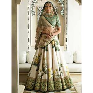 Vestido de novia de seda con estampado floral de rosas en tonos blanco y amarillo, estilo lehenga choli - Product Image 1