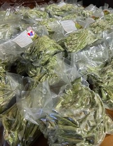 Venta al por mayor de tallos de oreja de elefante secos, envasados en 500g, 1kg, 10kg, 25kg. Tallos de Colocasia secos naturales, suministro a granel de vegetales. - Product Image 5