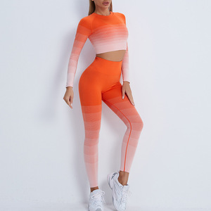 Ensemble de yoga côtelé sans couture pour femme à manches longues, tenue de sport deux pièces, vente chaude - Product Image 4
