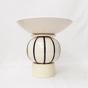 Centro de Mesa Decorativo de Lujo con Diseño de Circo, Recubierto de Polvo Blanco con Tiras Negras, al Precio Más Bajo - Product Image 1