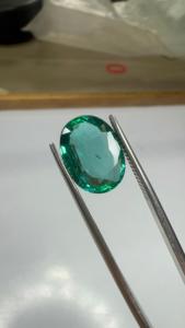 Émeraude naturelle zambienne de 3,90 carats, taille coussin, pierre précieuse verte pour la fabrication de bagues, bijoux fins - Product Image 4