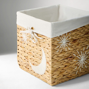 Nouveau panier à jouets carré en jacinthe d'eau avec de jolies broderies, panier décoratif naturel pour chambre d'enfant - Product Image 5
