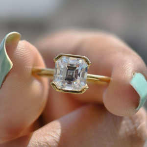 Anillo de compromiso de moissanita de corte Asscher en oro amarillo sólido de 14 quilates con ajuste de medio bisel, regalo de boda o aniversario - Product Image 1