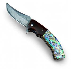 Outil de préparation pour le camping en acier damas à motifs de qualité supérieure avec manche en bois foncé et coquille d'ormeau irisée - Product Image 1