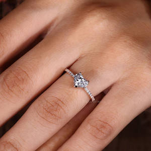 Anillo de compromiso de diamante cultivado en laboratorio en forma de corazón de estilo moderno, oro amarillo sólido de 14K con ajuste de pavé, regalo de boda o aniversario - Product Image 6