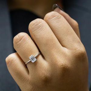 Bague de fiançailles en diamant de laboratoire taille émeraude, en argent, minimaliste, de luxe, solitaire, pour mariage ou anniversaire, certifiée IGI - Product Image 6