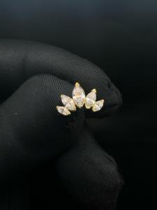 Piercing Minimalista de Oro de 14K con Diamante Marquise para Tragus, Cartílago Curvo y Hélice - Product Image 3