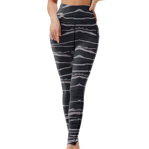 Leggings de yoga à taille haute, longueur intégrale, imprimé léopard, avec poches, extensibles dans quatre sens, en spandex et polyester - Product Image 5