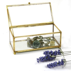 Boîte à Bijoux en Verre Contemporain Personnalisée, Faible Étiquetage Privé, Présentoir à Cadre Métallique en Laiton en Vrac pour Bijoux Souvenirs de Petits Objets - Product Image 4