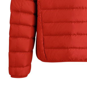 Veste matelassée unisexe rouge coupe ajustée à capuche, coupe-vent, fermeture éclair, décontractée, hiver, longueur standard, 100 % fibre de polyester, devant - Product Image 3