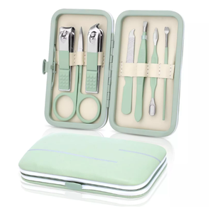 Juego de Manicura y Pedicura Profesional de Lujo 7 en 1 de Acero Inoxidable con Diseño Portátil - Product Image 1