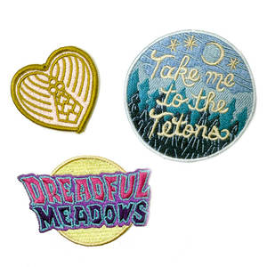 Meilleures ventes : Écussons brodés à la machine fabriqués en usine, badges logo OEM pour vêtements, vestes, chapeaux, sacs, uniformes - Product Image 2