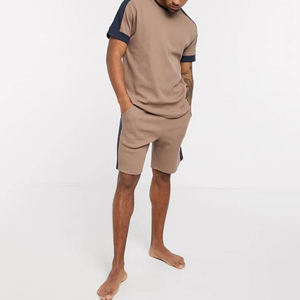 Ensemble 2 pièces pour homme : T-shirt à empiècements contrastés et short assorti - Product Image 6