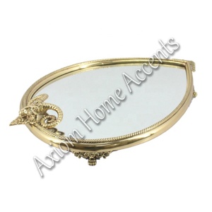 Elegante y moderna bandeja de latón Axiom Home Acentos con patrón circular de acabado liso para servir en fiesta de Navidad o decoración de mesa - Product Image 5
