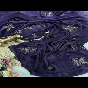 ผ้าส่าหรีดีไซน์เนอร์ VASTRA COTTAGE ผ้าซาติน พร้อมงานปักมือ Khatli อย่างประณีต และขอบผ้าอาร์โคสุดหรู พร้อมเสื้อคลุมแฟนซี - Product Image 2