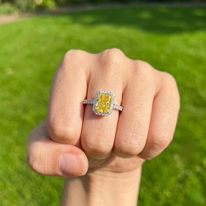 Bague élégante en argent 925 avec moissanite, taille brillant rond, éclat éclatant, bijou de créateur tendance, cadeau pour femme - Product Image 4