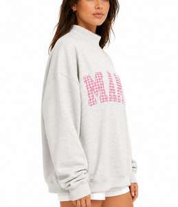 Sudadera extragrande de cuello alto para mujer, estilo varsity, con diseño de patchwork de cuadros gingham personalizado - Product Image 4