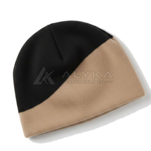 Bonnet d'hiver confortable et chaud avec logo personnalisé, design tendance, style décontracté, noir et beige, taille adulte, 100% laine, prix abordable - Product Image 4